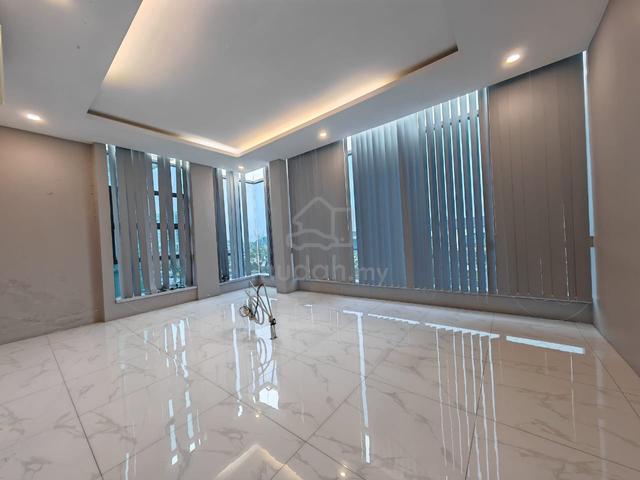 Saradise 2nd Floor Big Corner Shoplot at Prime Location FOR RENT 1