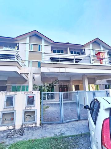 3 storey terrace house at 98 greenlane for rent 1