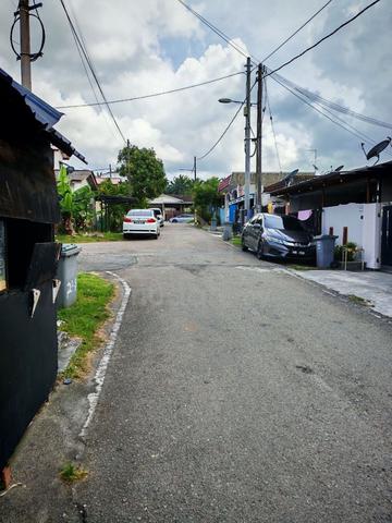 Kulai Taman Mewah Jalan Selendang Single Storey House For Rent 1