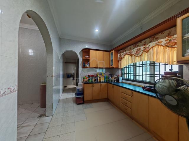 Below bank Value Double Storey Terrace Impian Emas 1