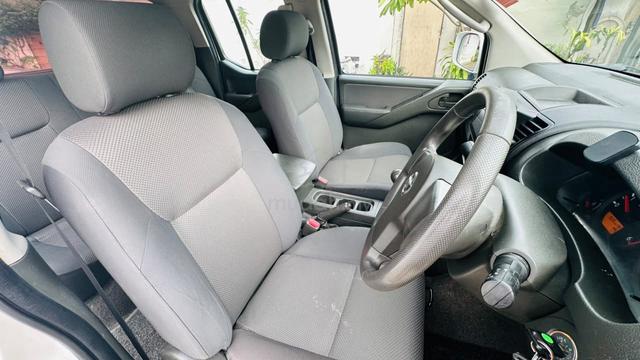2015 Nissan NAVARA 2.5Turbo(Manua) 4x4 6Speed - 5