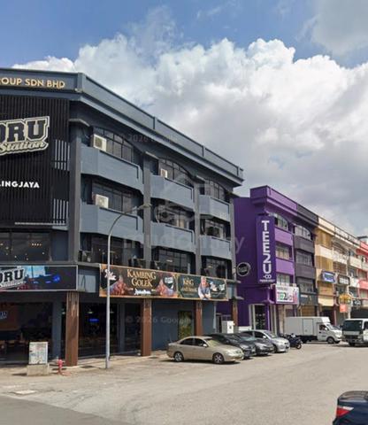 4 Storey TAMAN PETALING UTAMA PJ, Actual, FULLY TENANTED, Low Deposit 1