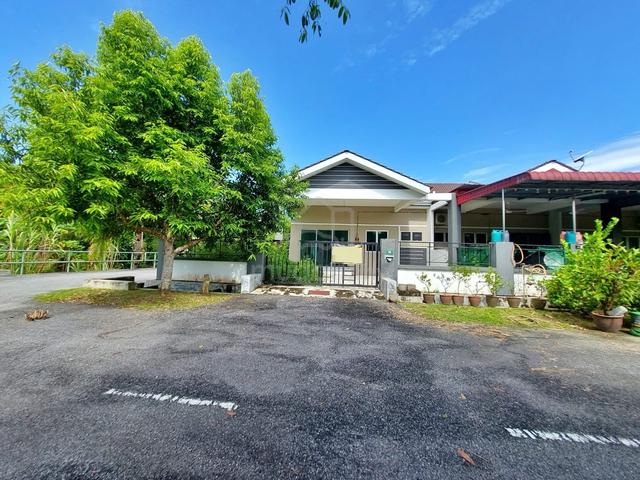 End Lot 4 Bilik Buat Homestay atau Duduk Memang Luas Parking Banyak 2