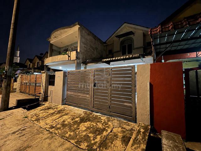 Double Storey Taman Puchong Perdana 18 x60 for sale 1