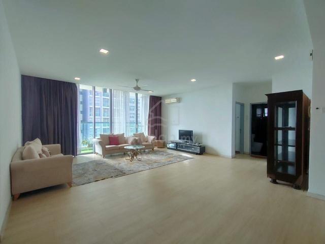 LakeFront Residence 1