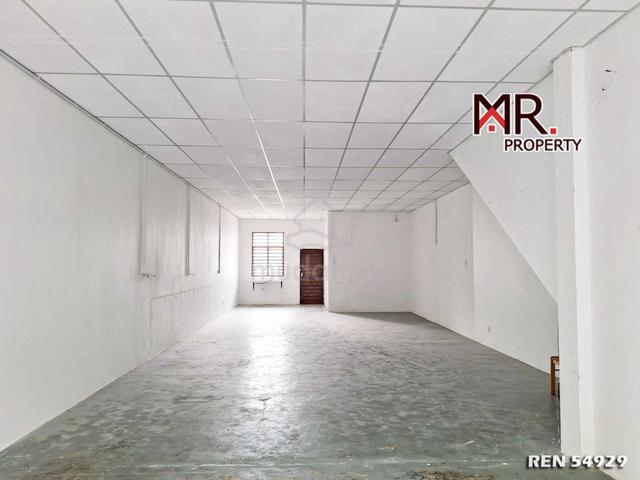 FACING ROAD Double Storey Shop Lot Taman Merbau Indah FOR SALE 1