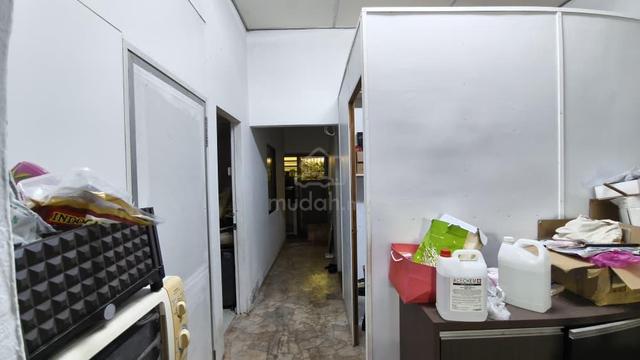 Single Storey Terrace , Penang Hill ,Kek Lok Si , Air itam wet Market 1