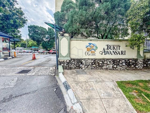 Bukit Awansari (OG Court) 1