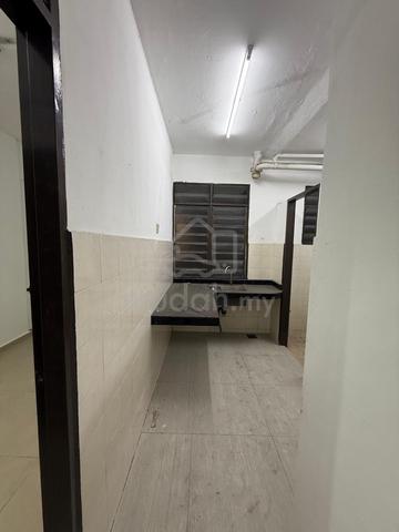 Desa Mentari Flat (Block 5) 1