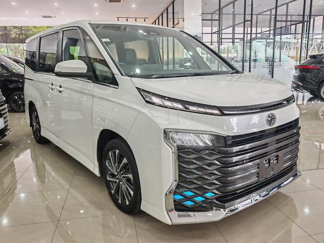 2023 Toyota VOXY 2.0 S-Z (A)8 Year Warranty Gred 5 - 1