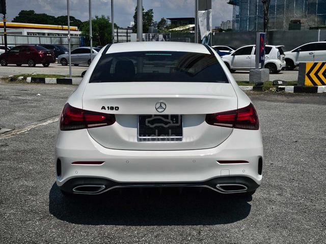 RECON/18K KM/2021 Mercedes Benz A180 1.3T AMG - 4
