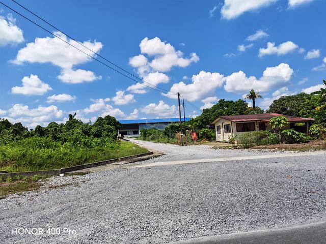 mixed zone land near to sjk chung hua 4 1/2 mile kuching 1
