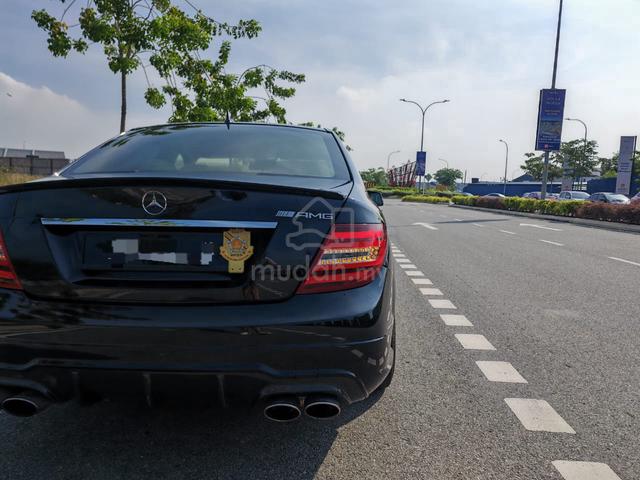 2011 Mercedes Benz AMG SPORT C200 CGI E204 BlueEFC - 4