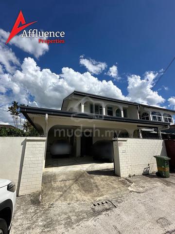 Double Storey Semi Detached House For Sale! -Located at Stampin Timur 1