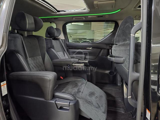 Toyota VELLFIRE 2.5 ZG (A) PILOT SEAT , P.BOOT - 2
