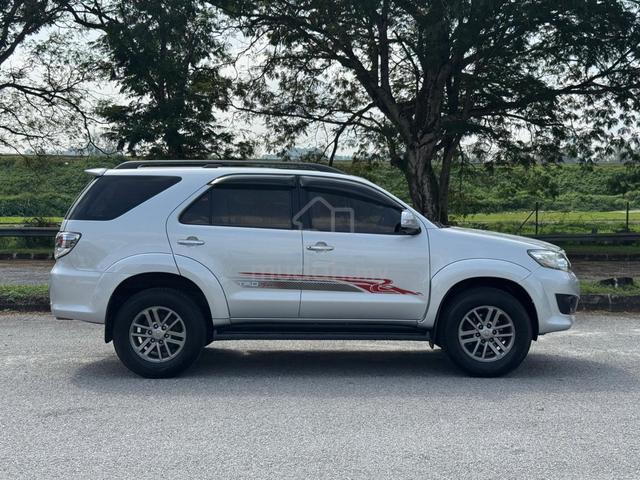 Toyota Fortuner 2.7V | PETROL | 7-SEAT | P/SEAT - 5