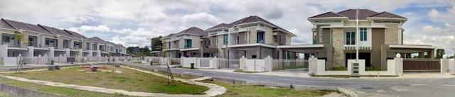 Double Storey Semi Detached at Height 2,Lopeng 1