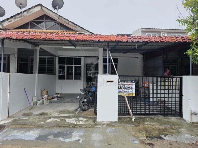 Rumah Teres Setingkat di Taman LKNP untuk Disewa 1