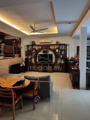 Best buy Jelutong 2.5sty semiD 4800sf Fully renovated 1