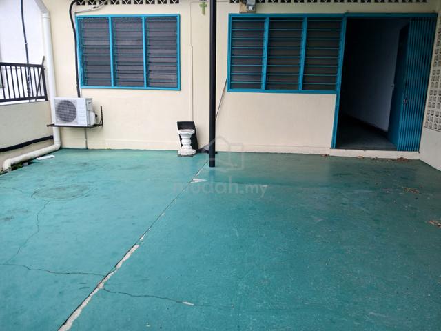 Single Storey link house for sale at Happy Garden 1
