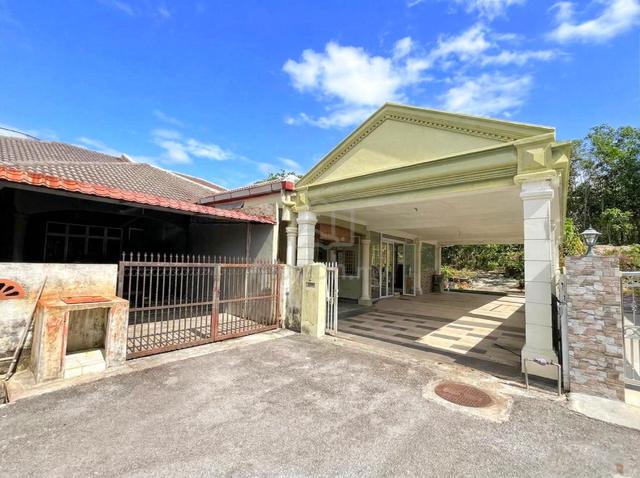 Taman Desa Ixora Semi D 1 Tingkat Corner Lot 4R3B Built Up 2300sqft 1