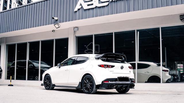 Mazda 3 LIFTBACK 2.0 HIGH PLUS F.LIFT S.ROOF 2021 - 2
