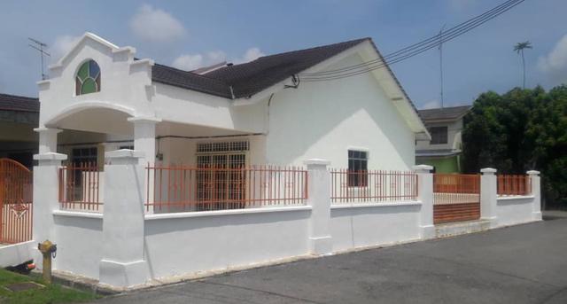 Corner lot 1