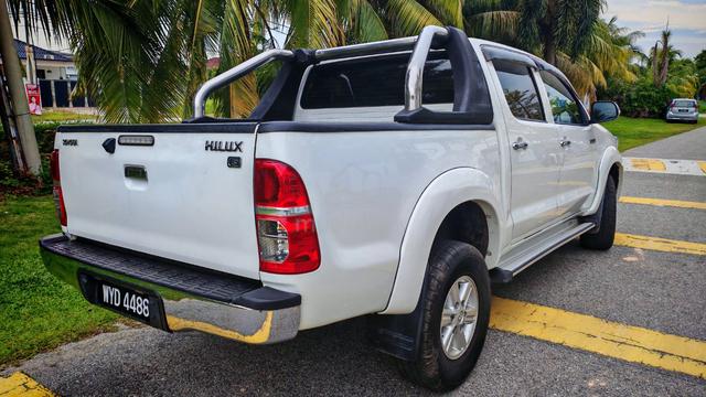 2013 Toyota HILUX 2.5 G VNT FACELIFT (A) - 3