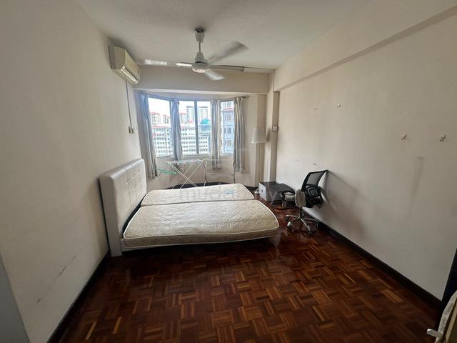 ALL FEMALE Master Room 3min to LRT 3 Kelana Jaya D'Putera Condo 1