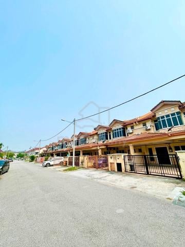 [RENOVATED] Seksyen 4 Bandar Baru Bangi Double Storey Terrace House 1