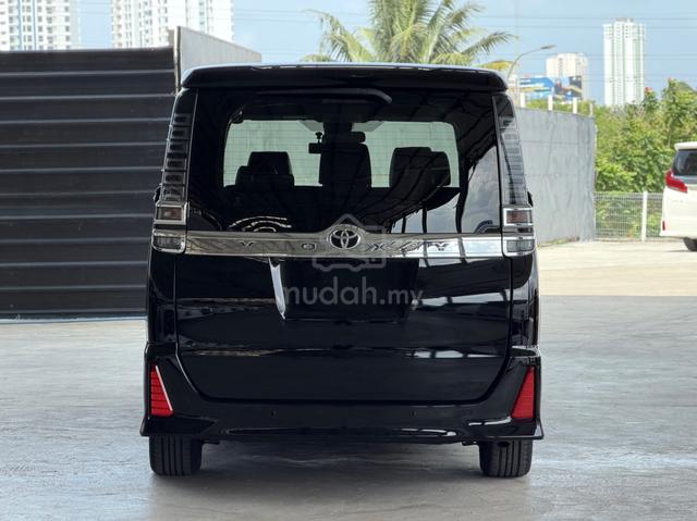 2021 Toyota VOXY 2.0 ZS KIRAMEKI3 & 8 yrs Warranty - 4