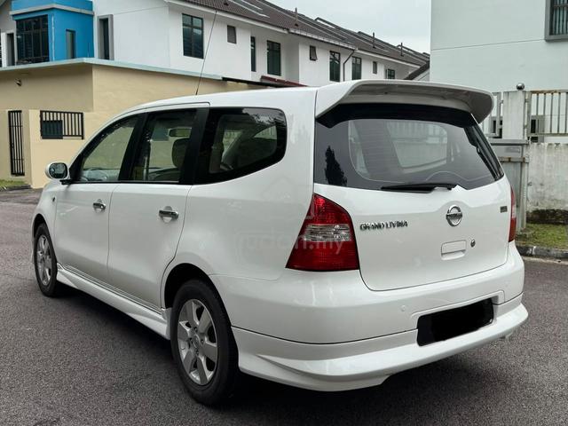 2009 Nissan GRAND LIVINA 1.8 IMPUL (A) - 3