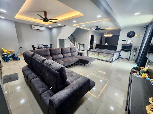 Bandar Tiram @ Ulu Tiram (Corner House Renovated Facing South) 1