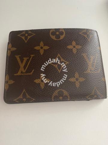Shop Louis Vuitton Unisex Plain Leather Small Wallet Logo Card
