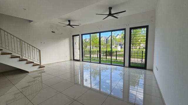 Vacant 2 Sty Elmina Ilham 1 U16 Shah Alam Nr Lakeside Mall HELP DASH 1