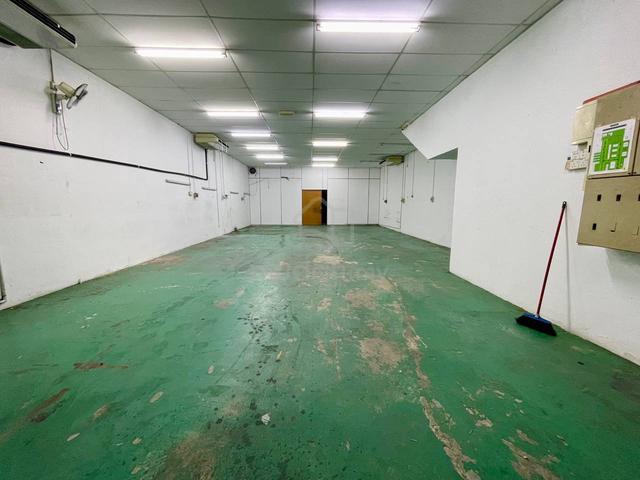 (RENOVATED WITH OFFICE!) 2 Storey Link Factory, Klang 1