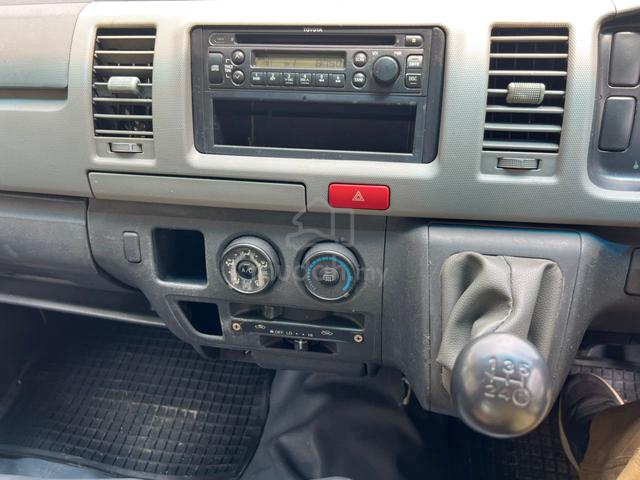 2013 Toyota HIACE 2.5 (M) Window Van - 3