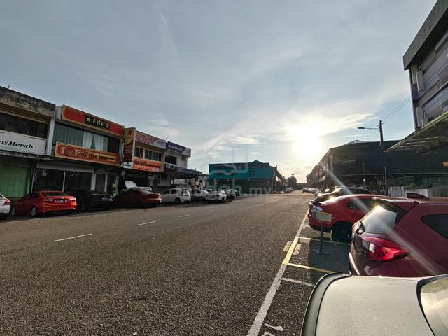 3 Storey Ros Merah Shop lot For sale 1