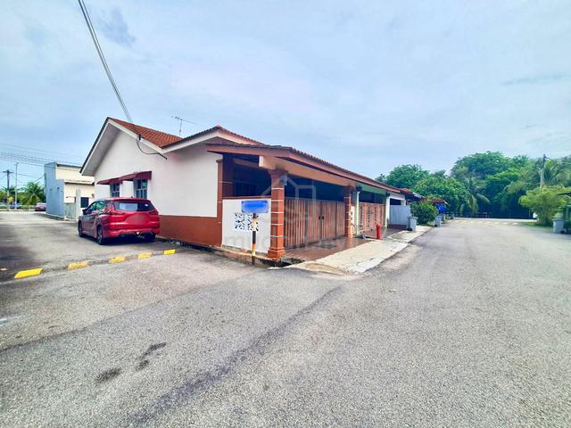 Renovated End Lot Teres Setingkat Taman Seri Telok Mas Melaka 1