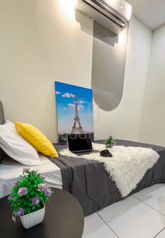 Bayan Lepas High End Condo (Elit Heights) - Chinese Female Unit ! 1