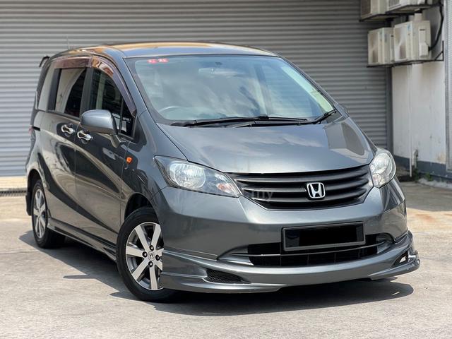 Y-2013 Honda FREED 1.5 ONE OWNER TIP TOP CONDITION - 1