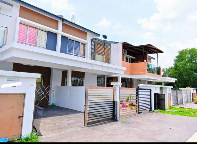 Double Storey Terrace, Taman Ruby, Dengkil 1