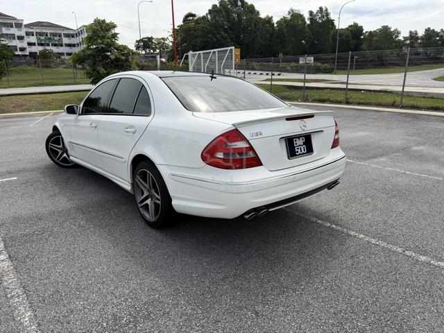 Merceder w211 e240 v6 amg bodykit - 3