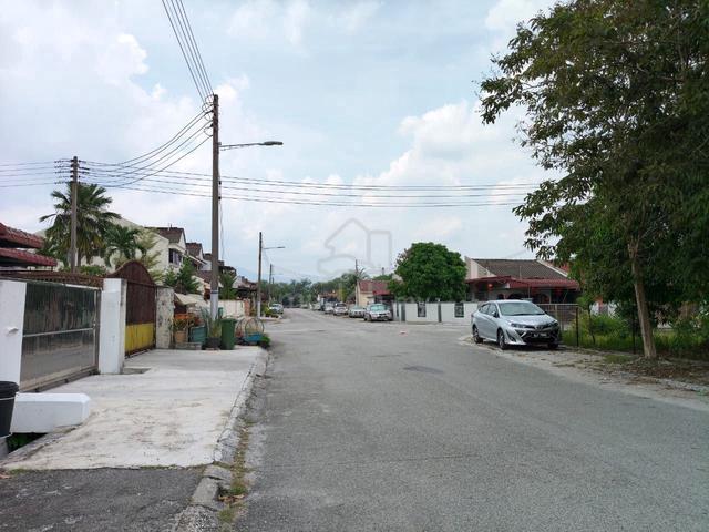 First Garden / 2 Storey Terrace / 20x70 / Kitchen Fully Extended /Aeon 1