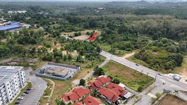 Tanah 0.76EKAR TEPI JALAN UTAMA KG BUKIT NENAS TEPOH KUALA NERUS 1