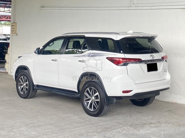 Toyota Fortuner 2.4 VRZ 4X4 (A) Full Spec Full Grd - 2
