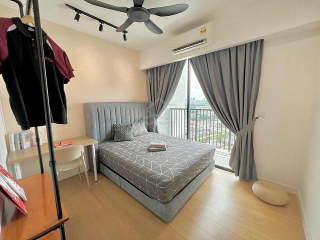 Balcony room for rent at Edumetro, USJ 1