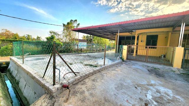 Corner lot tmn budiman sg lalang 1