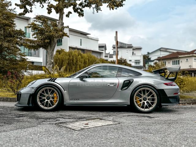 2018 Porsche 911 3.8 GT2 RS Weissach FSR WTY2027 - 5