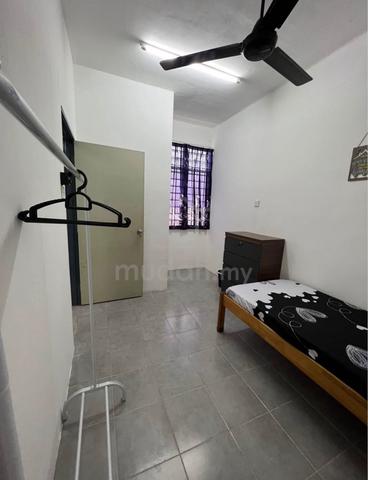 Permai Impian Bilik Sewa Perempuan  (Fully Furnished) 1